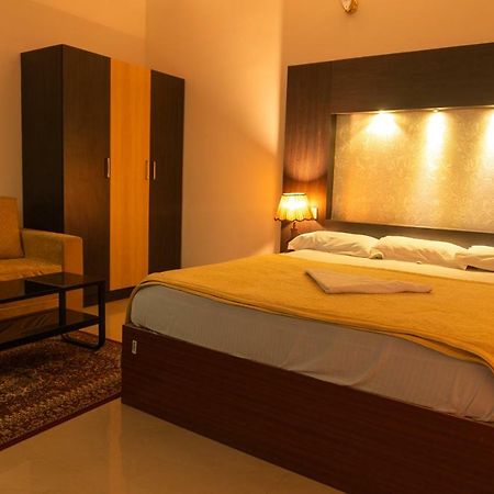 Aramana Holiday Inn Alappuzha Exterior foto