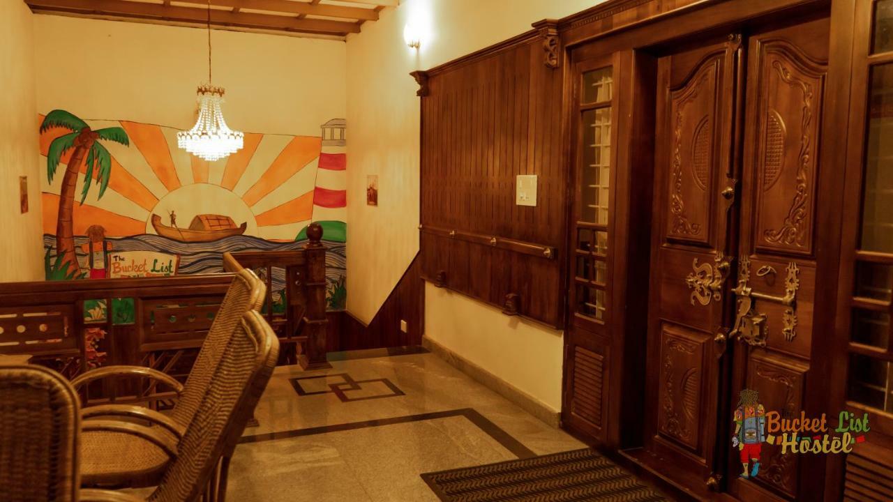 Aramana Holiday Inn Alappuzha Exterior foto